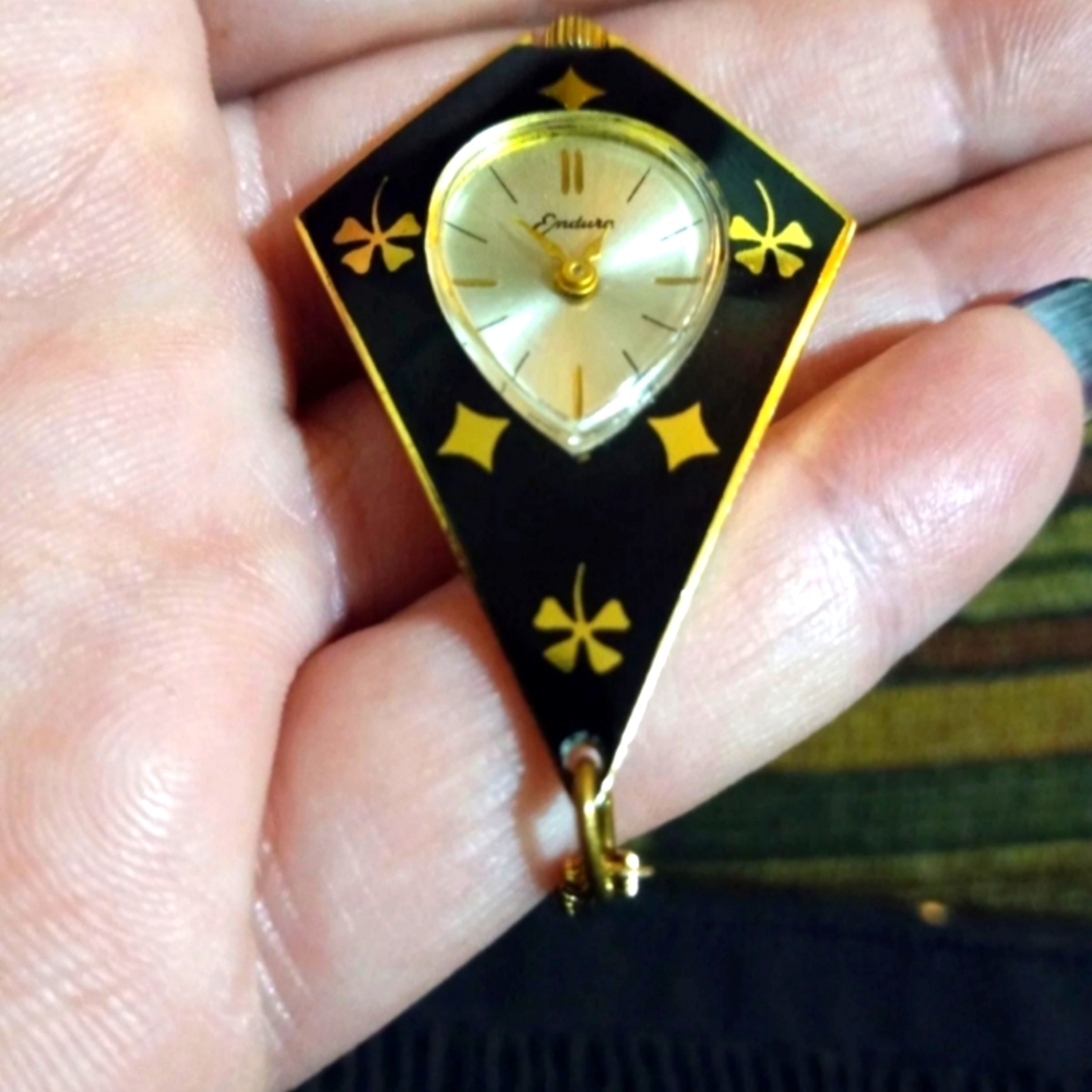 Vintage 1960s -70s ENDURA LADY LUCK WATCH WITH ORIGINAL CHAIN. CLOVERS AND DIAMO